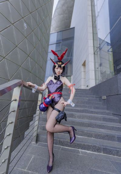 不卡国产_十万网红美女美酱