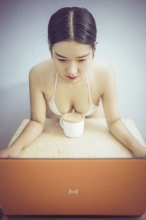 电影爱情与灵药完整_1080免费观看超清