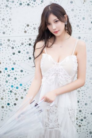 保险女王和她的商业秘密中文译版_成人在线观看免费