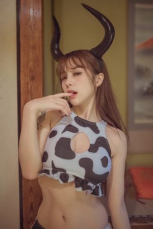 她唇之下_蓝光手机免费观看完整